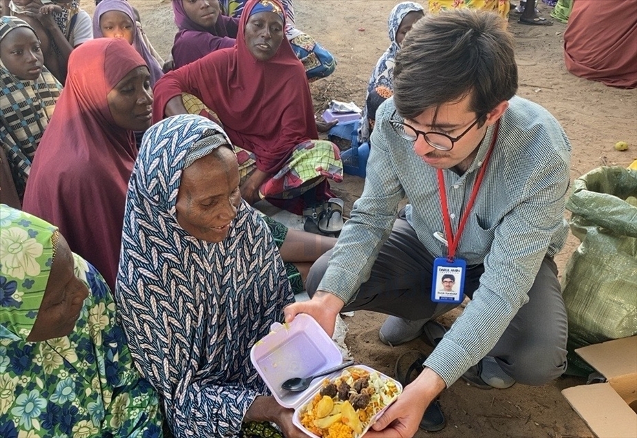 خیرین ترک میان نیازمندان نیجریه بسته‌های مواد غذایی توزیع کرد 