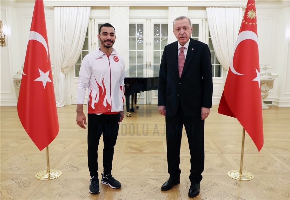 أردوغان يقيم مأدبة إفطار لرياضيين فازوا ببطولات عالمية