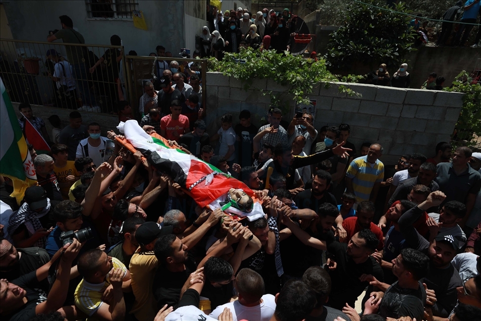 الضفة.. تشييع قاصر فلسطيني قتله الجيش الإسرائيلي