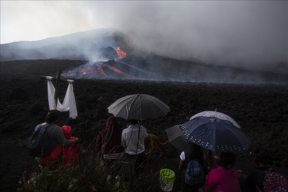Guatemala'daki Pacaya Yanardağı yeniden patladı