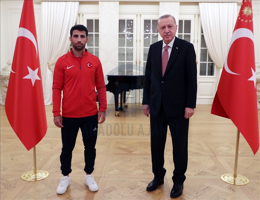 أردوغان يقيم مأدبة إفطار لرياضيين فازوا ببطولات عالمية