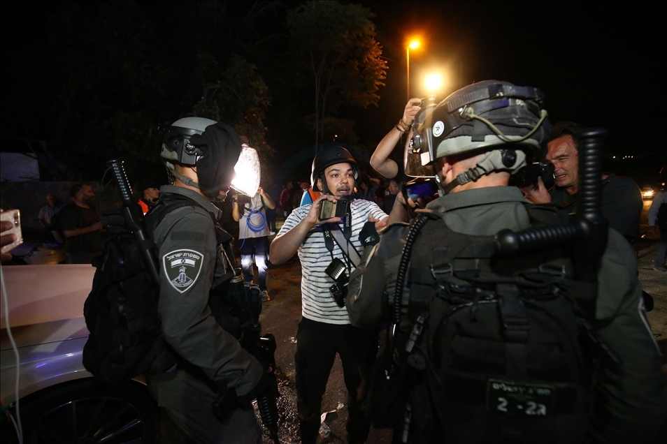 القدس.. إصابة 10 فلسطينيين بقمع إسرائيلي لاعتصام بـ"الشيخ جراح"
