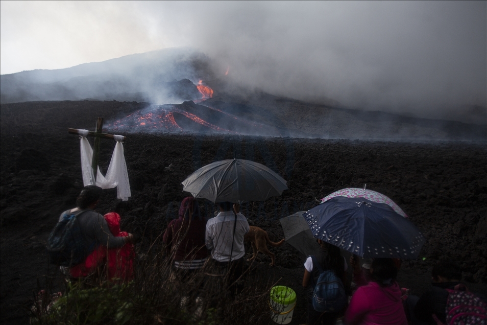 Pacaya volcano's reactivation presents new rivers of lava sprouts in Guatemala