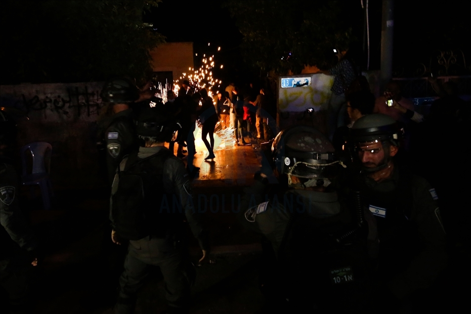 القدس.. إصابة 10 فلسطينيين بقمع إسرائيلي لاعتصام بـ"الشيخ جراح"