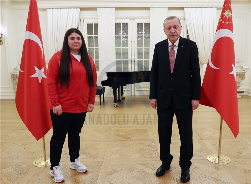 أردوغان يقيم مأدبة إفطار لرياضيين فازوا ببطولات عالمية