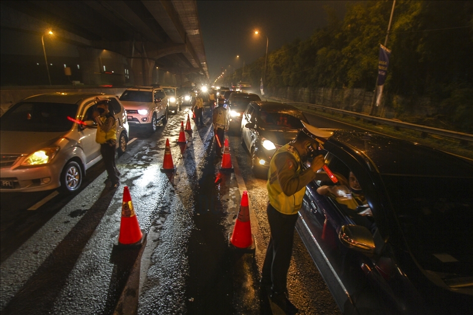 Indonesia resmi larang perjalanan mudik untuk mengekang penularan Covid-19