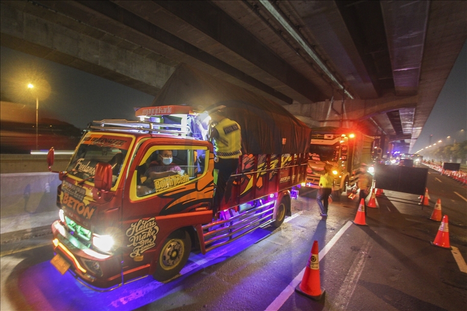 Indonesia resmi larang perjalanan mudik untuk mengekang penularan Covid-19
