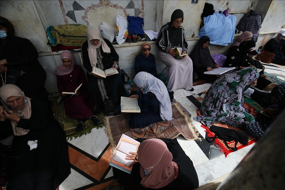 حدود 70 هزار فلسطینی نماز جمعه را در مسجدالاقصی ادا کردند