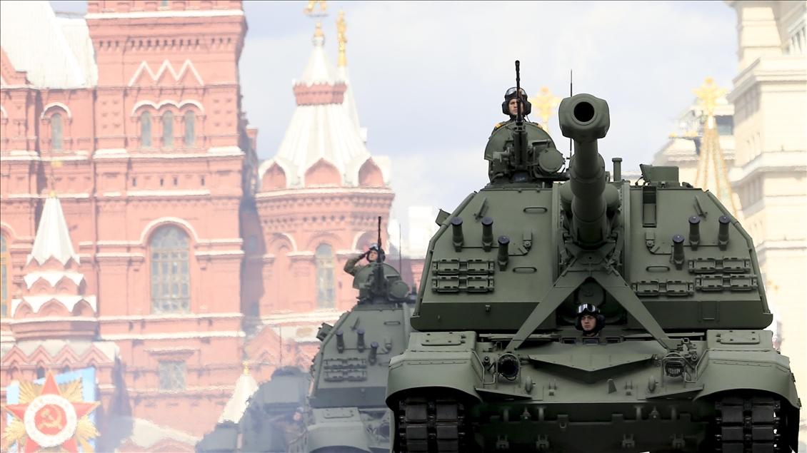 Moskova'da askeri geçit töreninin genel provası