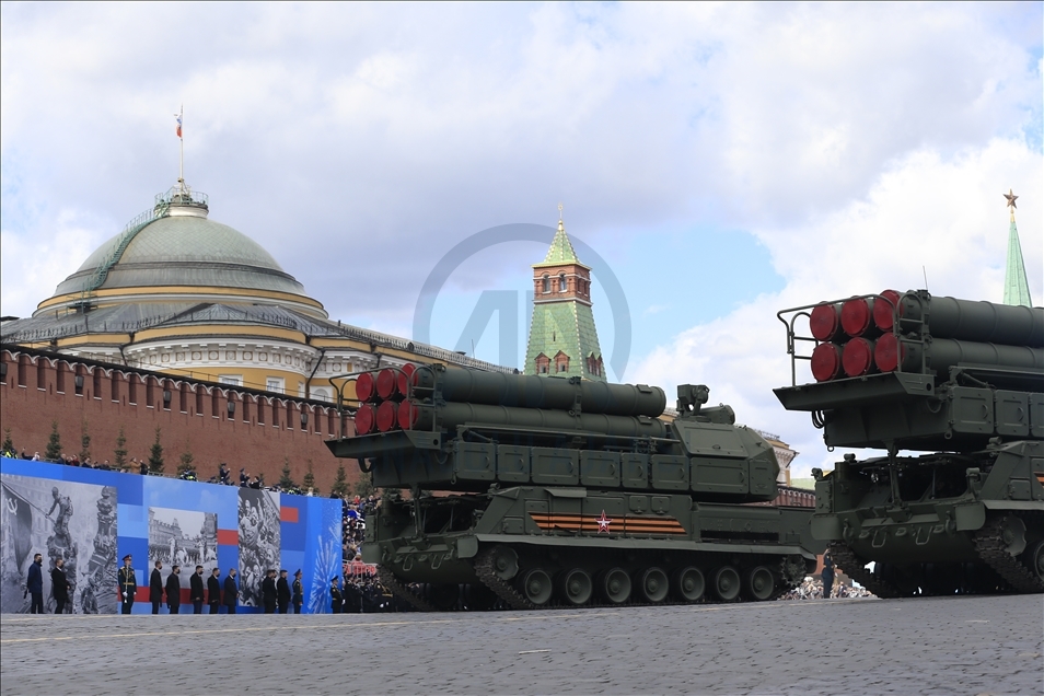 Moskova'da askeri geçit töreninin genel provası