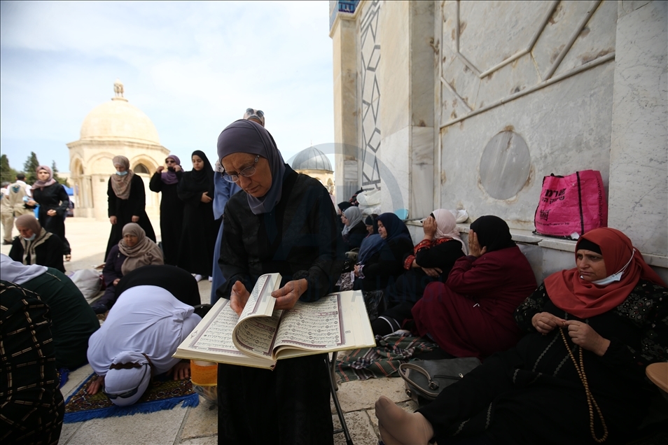 حدود 70 هزار فلسطینی نماز جمعه را در مسجدالاقصی ادا کردند