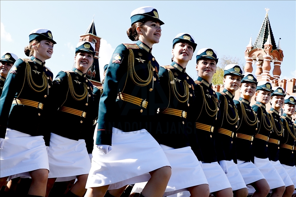 Moskova'da askeri geçit töreninin genel provası