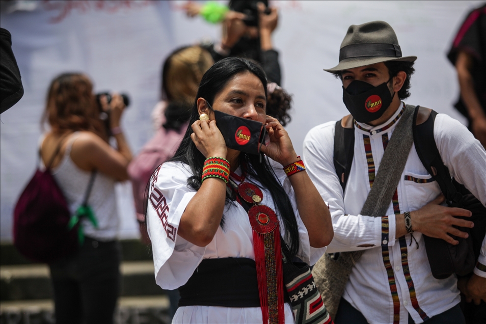 Bogota'da yerliler protesto düzenledi