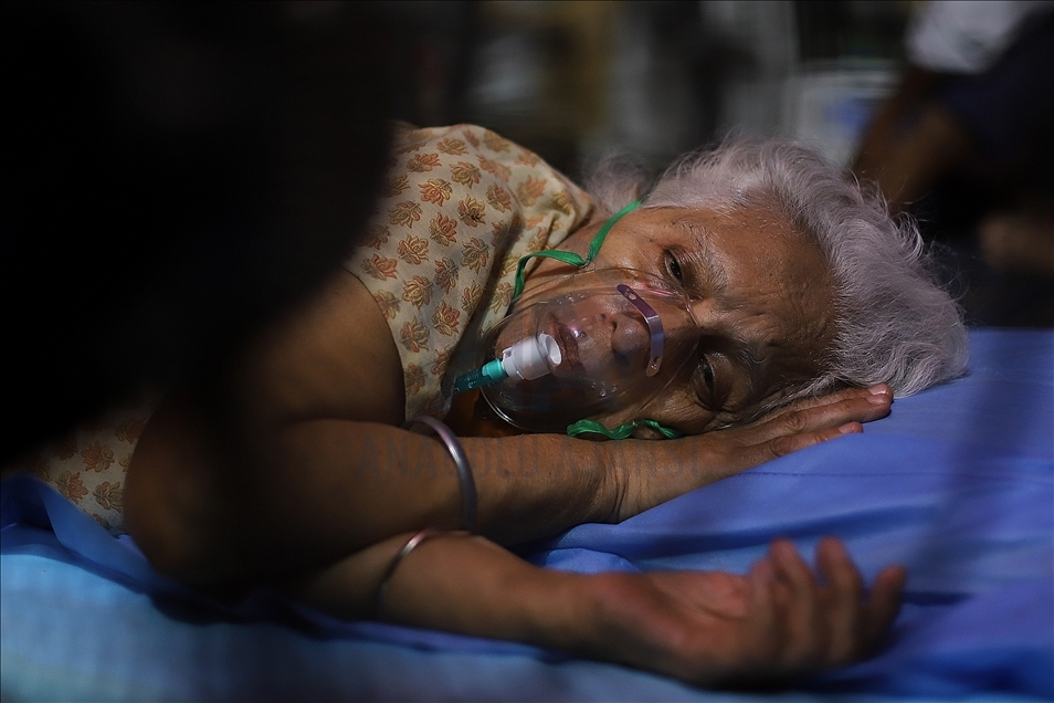 Hindistan'da günlük vaka sayısında yeni bir rekor kırıldı