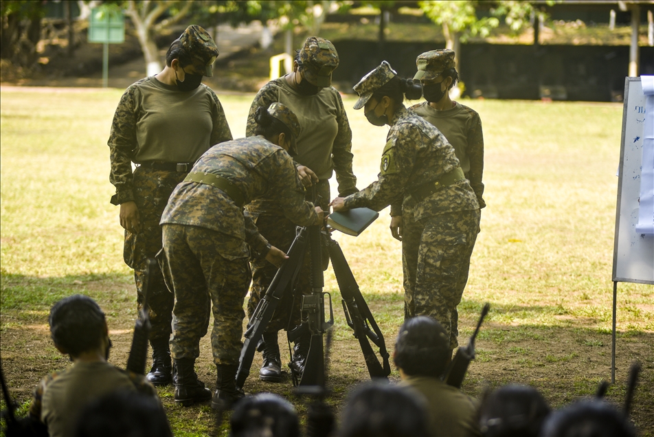 Soldiers the army in female Women in