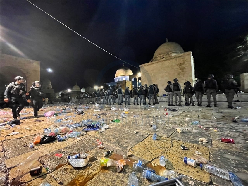 Izraelska policija napala vjernike u džamiji Al-Aksa