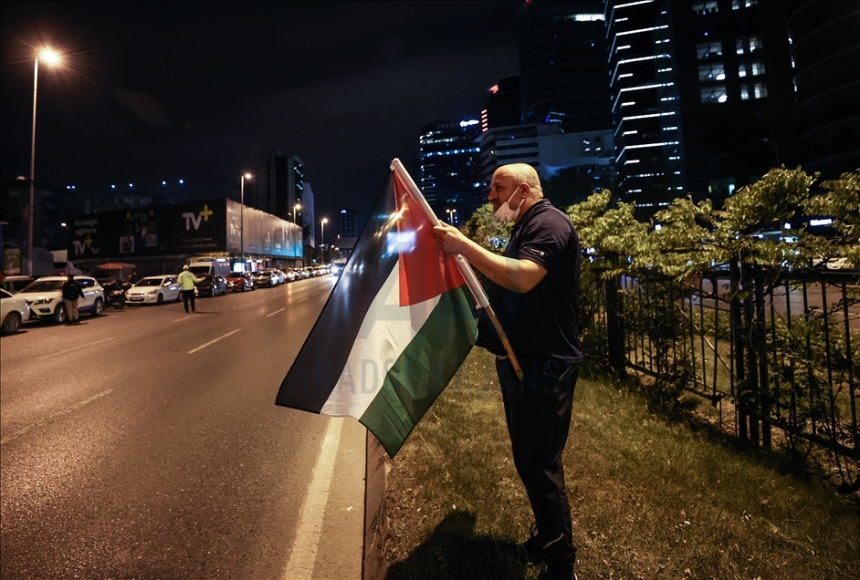 Жители Турции солидарны с Палестиной: акция у генконсульства Израиля