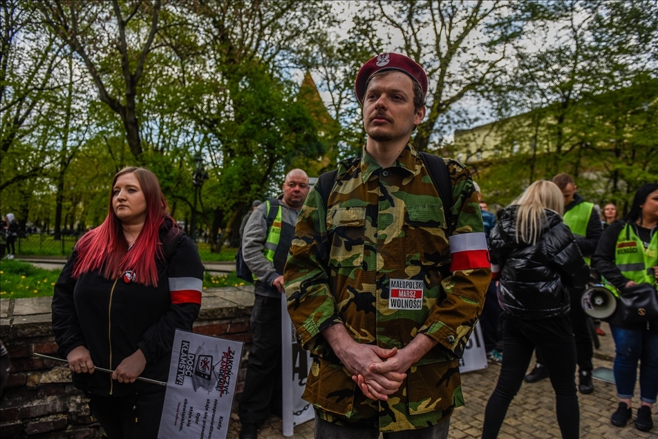 Polonya'da Kovid-19 tedbirlerine karşı protesto düzenlendi