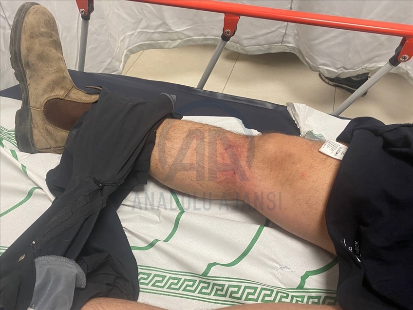 Anadolu Agency's photojournalist and cameraman injured during the intervention of Israeli police in Al-Aqsa Mosque