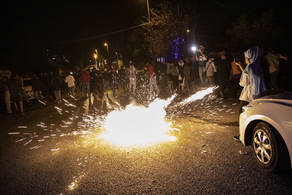 İsrail güçleri, Kudüs'ün Şeyh Cerrah Mahallesi'ndeki ihlalleri protesto eden Filistinlilere müdahale etti