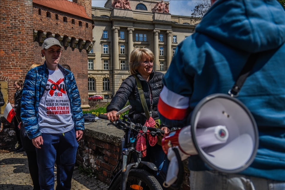 Polonya'da Kovid-19 tedbirlerine karşı protesto düzenlendi