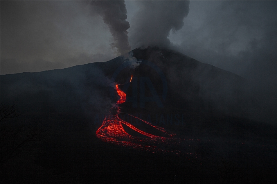Pacaya volcano's reactivation presents new rivers of lava sprouts in Guatemala