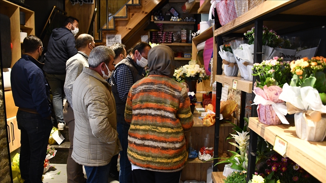Kayseri, Niğde, Nevşehir ve Sivas'ta çiçekçiler, Anneler Günü dolayısıyla yoğun mesai yaptı
