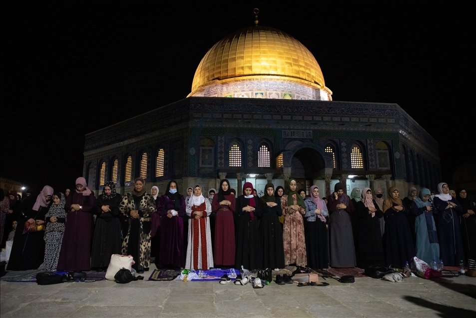 Filistinliler, Mescid-i Aksa'da Kadir Gecesini ihya etti