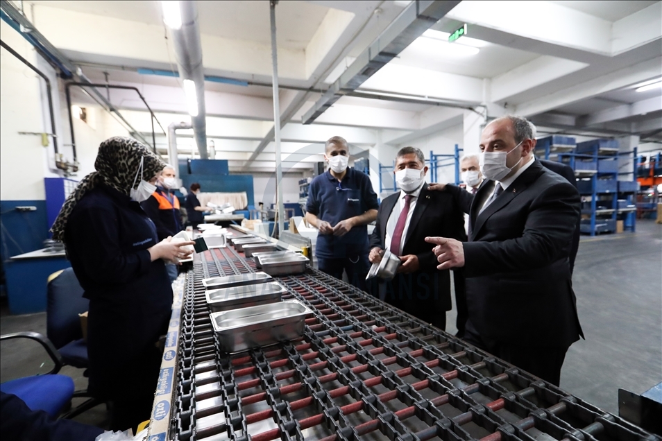 Sanayi ve Teknoloji Bakanı Varank, Öztiryakiler firmasını ziyaret etti
