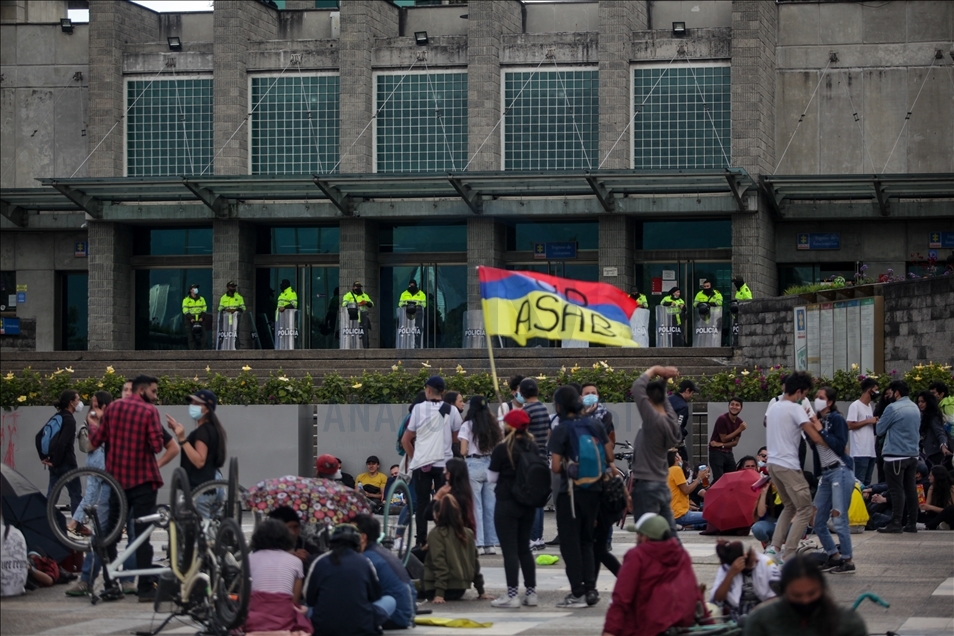 Vazhdojnë protestat kundër qeverisë në Kolumbi
