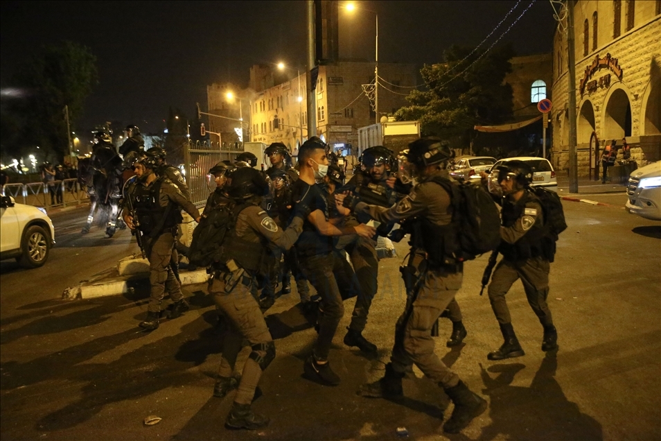 Израильская полиция вновь применила силу в Иерусалиме, 14 раненых