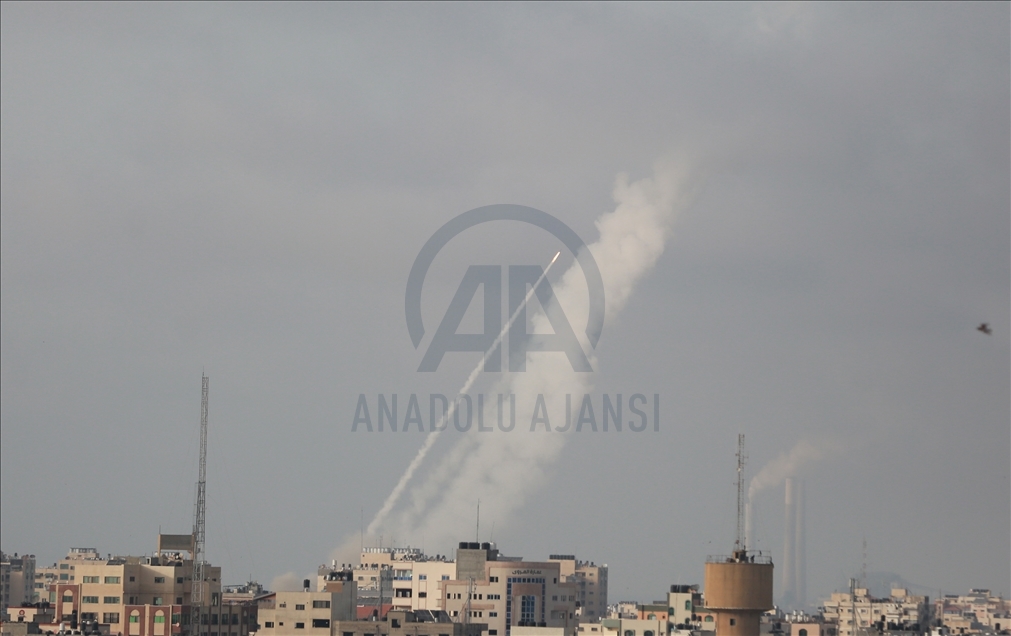"القسام" يعلن استهداف مدينة القدس المحتلة بضربة صاروخية