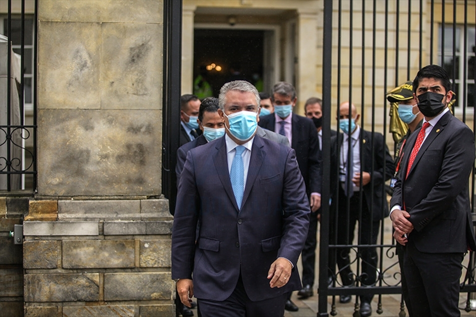 El presidente de Colombia antes de su encuentro con promotores del paro nacional