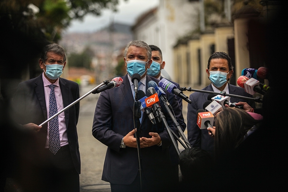 El presidente de Colombia antes de su encuentro con promotores del paro nacional