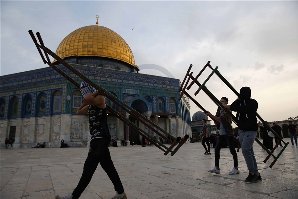 La Policía israelí interviene ante manifestación palestina en la mezquita de Al Aqsa en Jerusalén Este