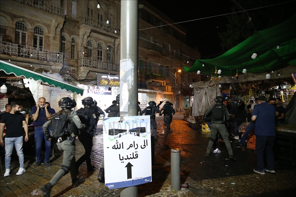 Израильская полиция вновь применила силу в Иерусалиме, 14 раненых
