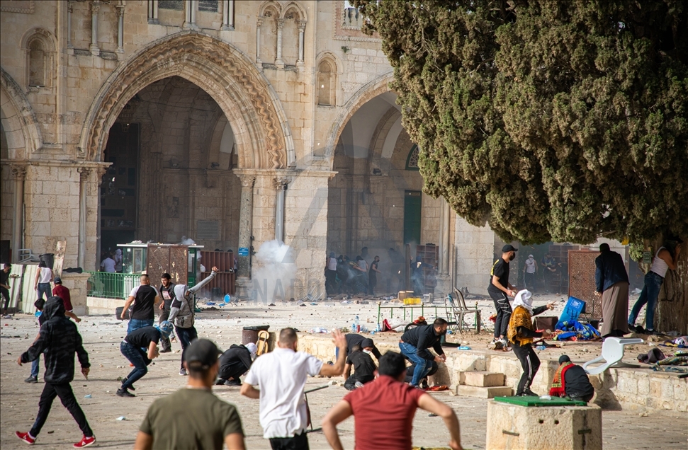 Incursions dans Al-Aqsa: Le bilan s’alourdit à 305 blessés dont des membres du personnel médical