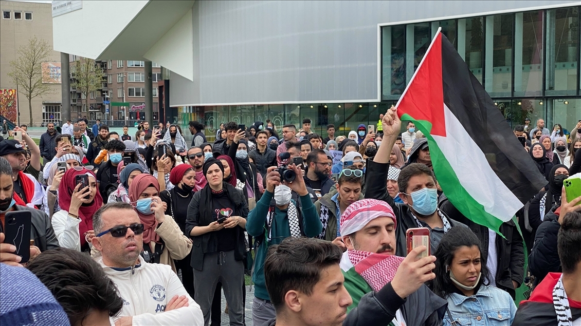 Hollanda'da İsrail’in Filistinlilere yönelik saldırıları protesto edildi