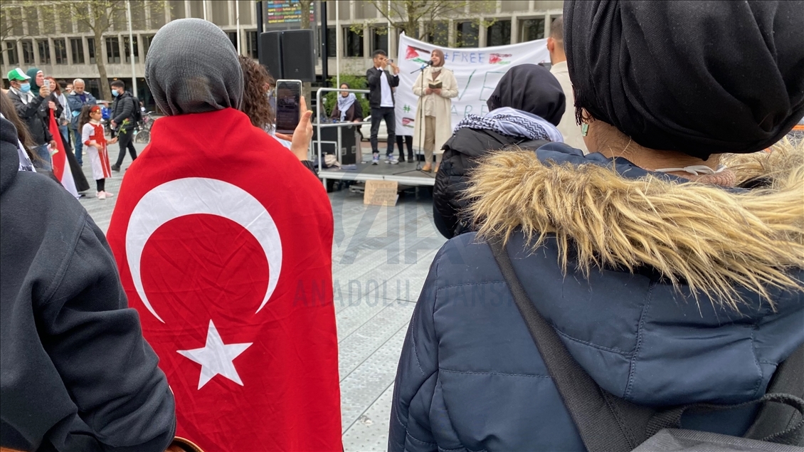 Hollanda'da İsrail’in Filistinlilere yönelik saldırıları protesto edildi