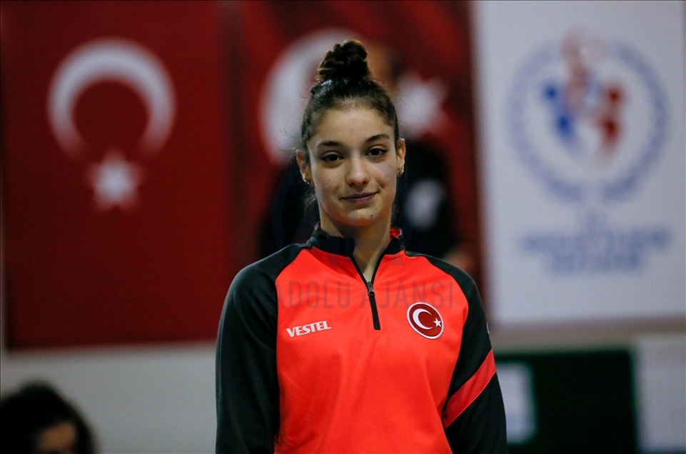Avrupa Trampolin Cimnastik Şampiyonası'nda Türkiye'ye ilk madalyayı kazandıran Sıla'nın hedefi olimpiyatlar