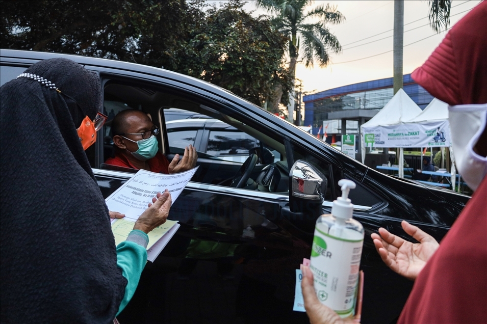 Zakat fitrah dengan layanan drive-thru