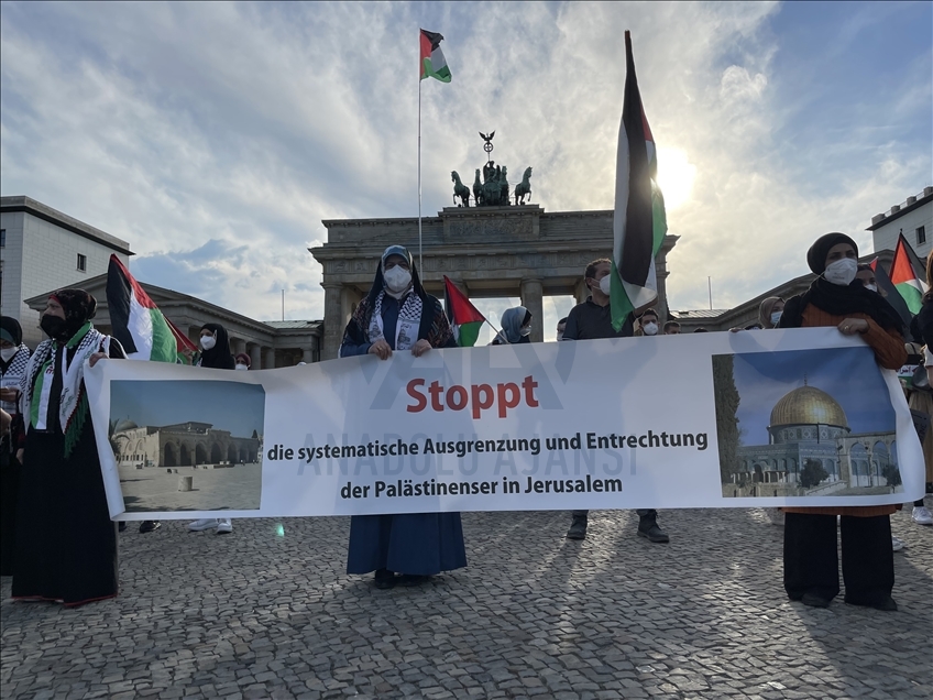 İsrail'in Filistinlilere yönelik saldırıları Berlin'de protesto edildi
