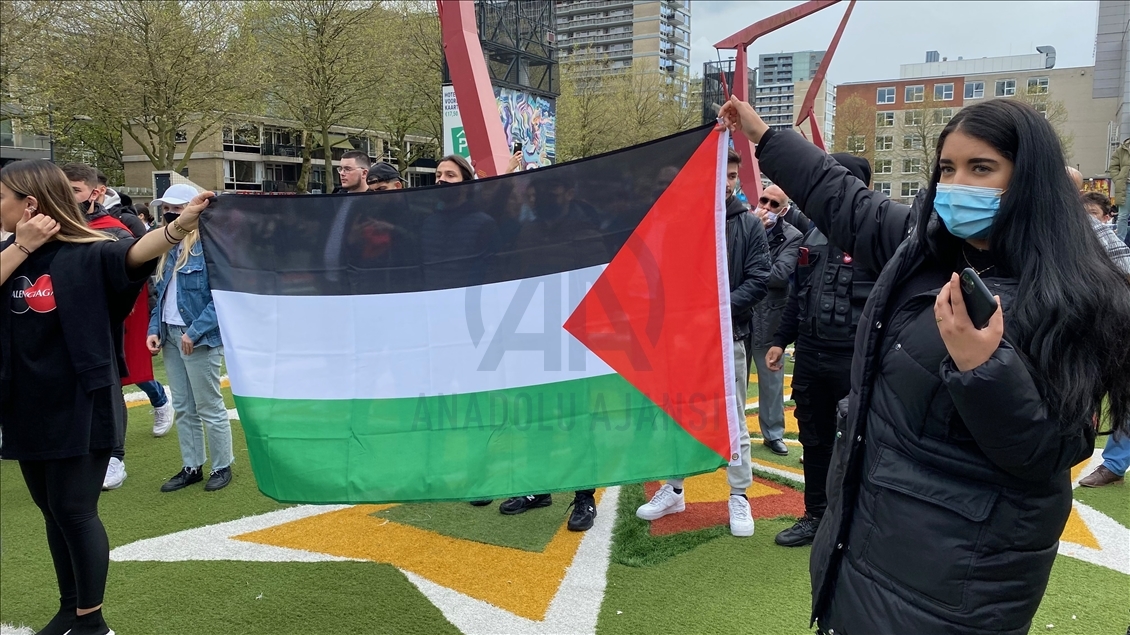 Hollanda'da İsrail’in Filistinlilere yönelik saldırıları protesto edildi