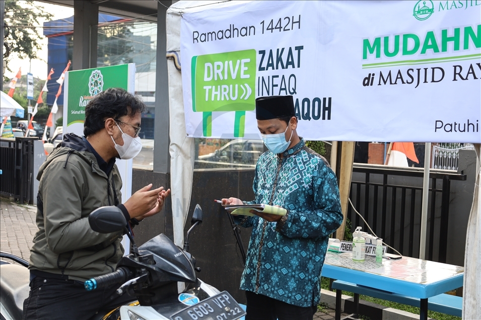 Zakat fitrah dengan layanan drive-thru