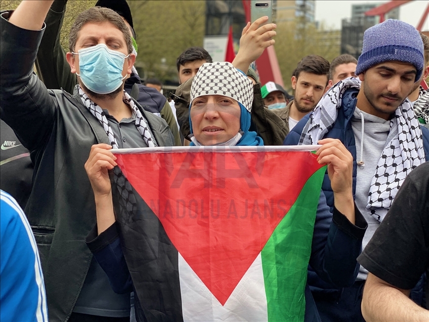 Hollanda'da İsrail’in Filistinlilere yönelik saldırıları protesto edildi