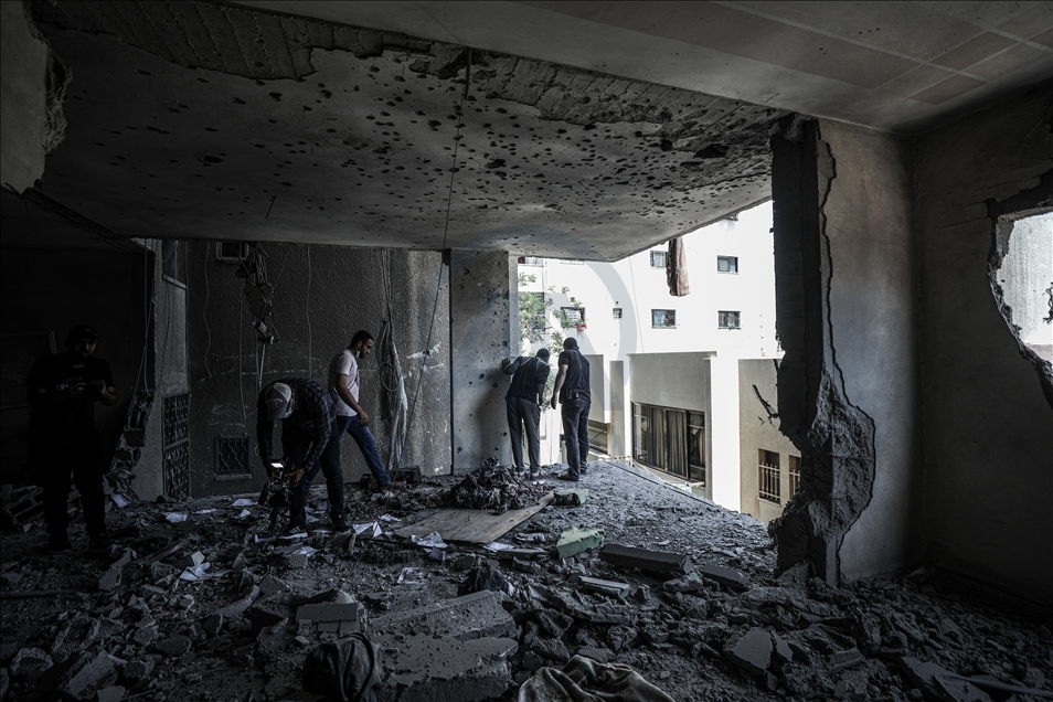 İsrail, abluka altındaki Gazze'nin çeşitli noktalarını bombaladı