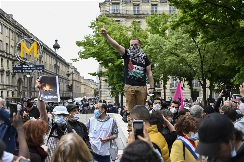 the rally to "Protect the Palestinians of Jerusalem" evacuated by the police, at the Invalides in Paris on 12, May 2021