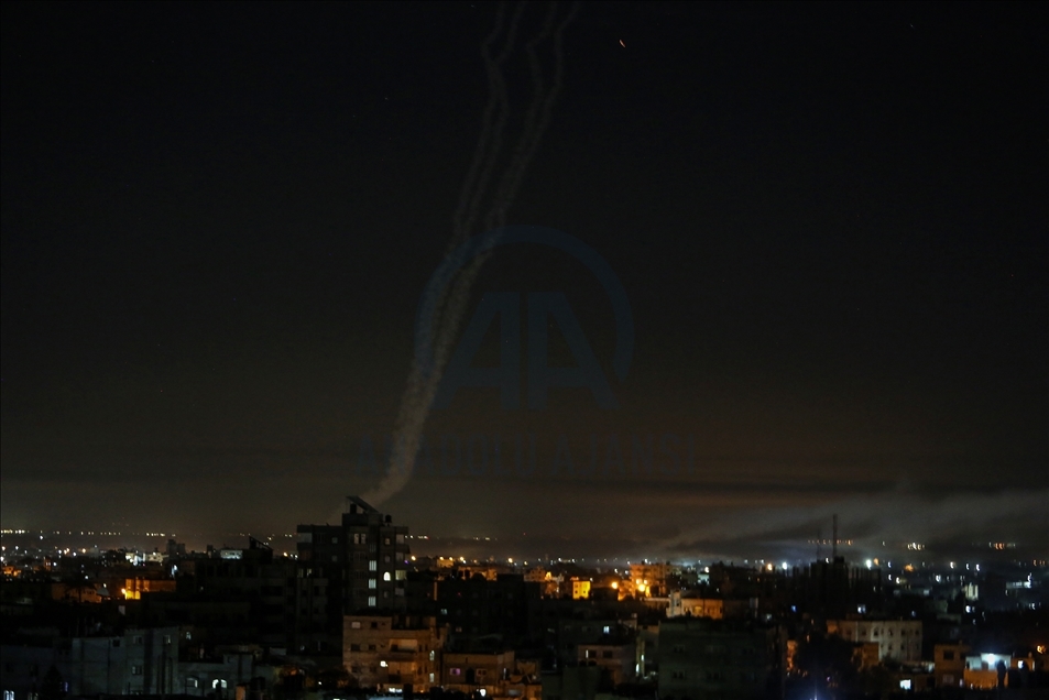 İsrail Gazze’ye yeni saldırı düzenledi, Hamas Tel Aviv’e 130 roket attı