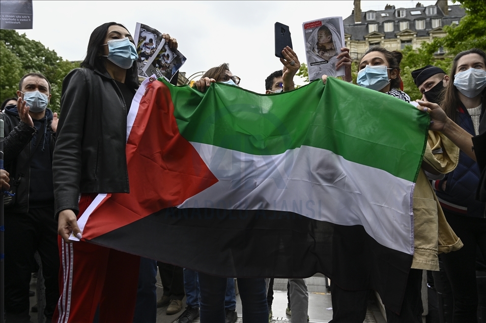 rally to "Protect the Palestinians of Jerusalem" evacuated by the police, at the Invalides in Paris on 12, May 2021
