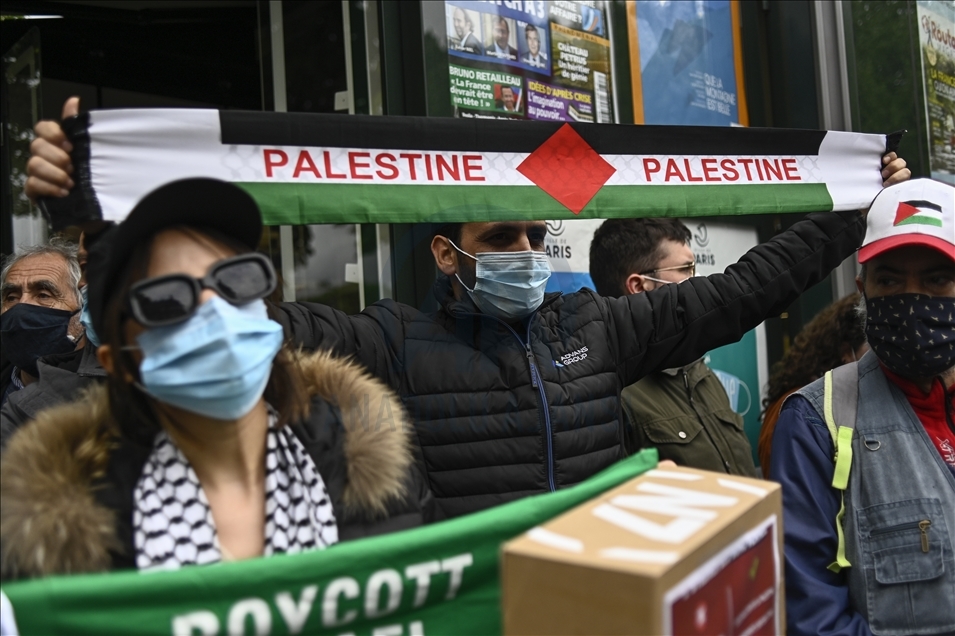 the rally to "Protect the Palestinians of Jerusalem" evacuated by the police, at the Invalides in Paris on 12, May 2021
